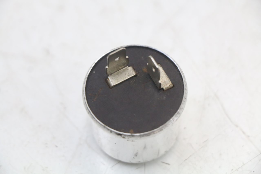 photo de PRZERYWACZ KIERUNKOWSKAZÓW SUZUKI GSX E 250 (1982 - 1983) - Widok główny