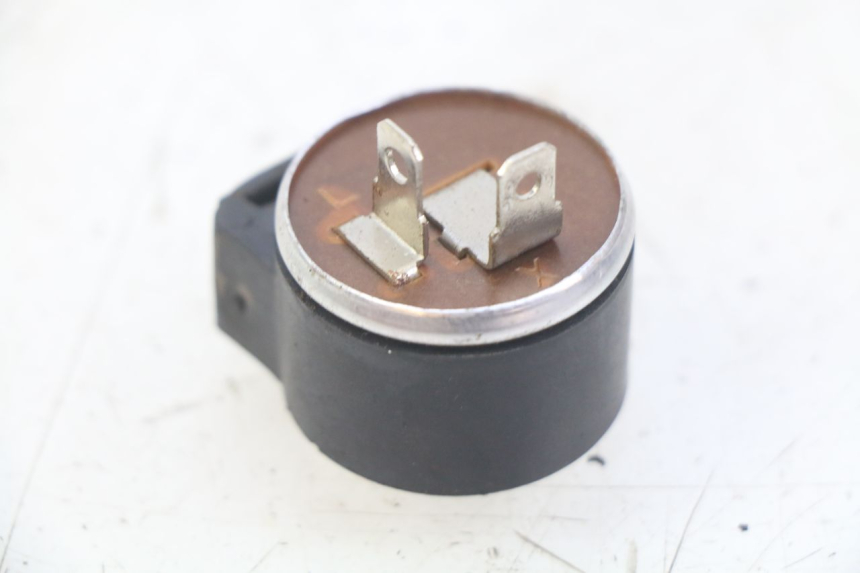 photo de PRZEKAŹNIK KIERUNKOWSKAZU SUZUKI GSX-F GSX  F 1100 (1988 - 1994) - Zoom stanu zużycia