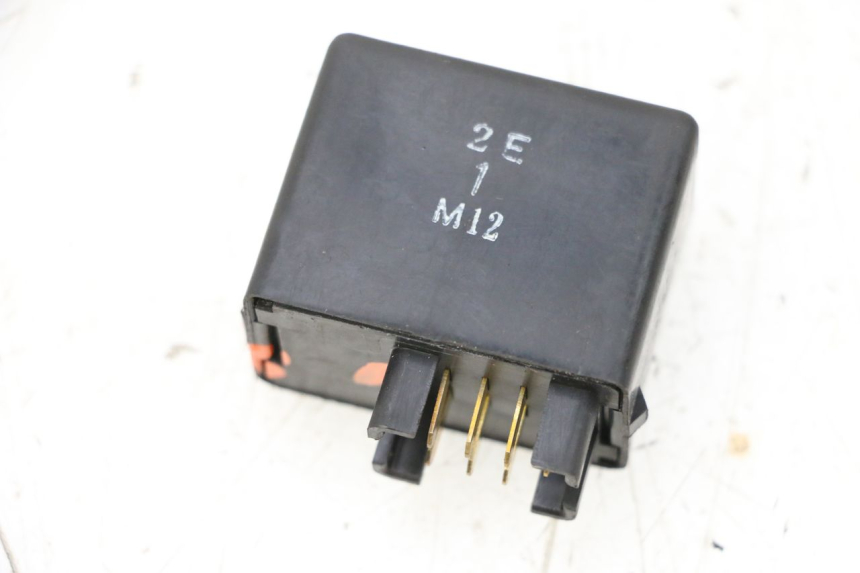 photo de PRZEKAŹNIK KIERUNKOWSKAZU SUZUKI GSXR GSX-R 1000 (2003 - 2004) - Szczegół części