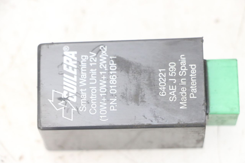 photo de PRZERYWACZ KIERUNKOWSKAZÓW PIAGGIO IE MP3 YOURBAN 300 (2011 - 2016) - Widok główny