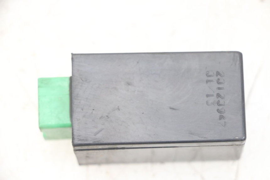 photo de PRZERYWACZ KIERUNKOWSKAZÓW PIAGGIO IE MP3 YOURBAN 300 (2011 - 2016) - Szczegół części