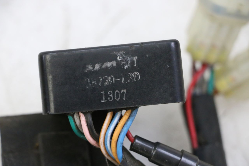 photo de PRZEKAŹNIK KIERUNKOWSKAZU SYM JOYMAX 125 (2010 - 2017) - Inny kąt widzenia