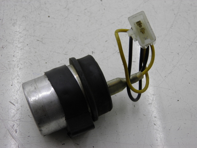 photo de PRZEKAŹNIK KIERUNKOWSKAZU KAWASAKI ER - 5 500 (1997 - 2000) - Inny kąt widzenia