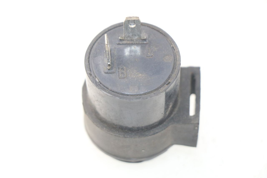 photo de PRZERYWACZ KIERUNKOWSKAZÓW PEUGEOT KISBEE 2T 50 (2010 - 2017) - Zoom stanu zużycia