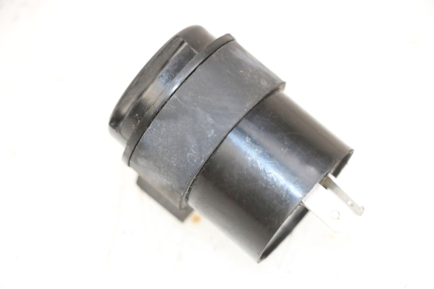 photo de PRZERYWACZ KIERUNKOWSKAZÓW PEUGEOT KISBEE 2T 50 (2010 - 2017) - Zoom stanu zużycia