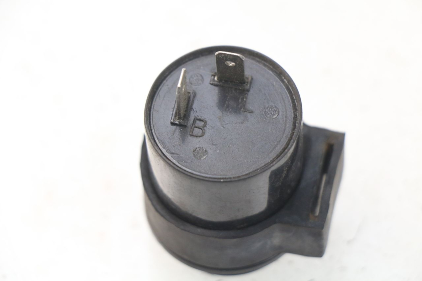 photo de PRZERYWACZ KIERUNKOWSKAZÓW PEUGEOT KISBEE 4T 50 (2018 - 2022) - Szczegół części