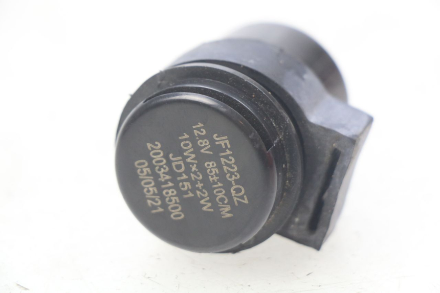 photo de PRZERYWACZ KIERUNKOWSKAZÓW PEUGEOT KISBEE 4T 50 (2018 - 2022) - Widok główny