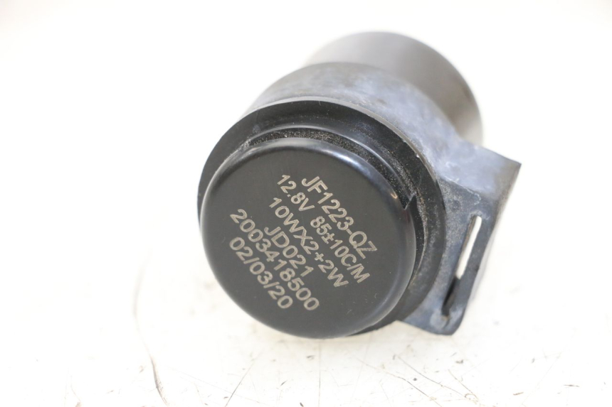 photo de PRZERYWACZ KIERUNKOWSKAZÓW PEUGEOT KISBEE 4T 50 (2018 - 2022) - Zoom stanu zużycia