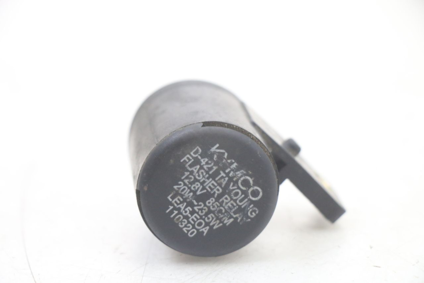 photo de PRZERYWACZ KIERUNKOWSKAZÓW KYMCO DINK 4T 50 (2007 - 2018) - Widok główny