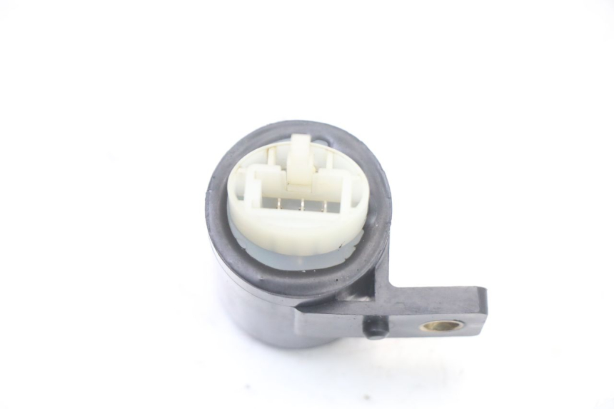 photo de PRZEKAŹNIK KIERUNKOWSKAZU KYMCO PEOPLE S 125 (2000 - 2008) - Zbliżenie techniczne