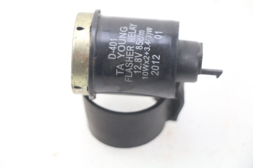 photo de PRZERYWACZ KIERUNKOWSKAZÓW KYMCO LIKE 4T 50 (2009 - 2018) - Szczegół części