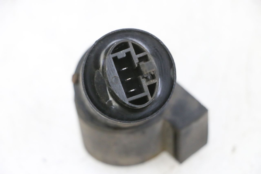 photo de PRZERYWACZ KIERUNKOWSKAZÓW KYMCO LIKE 125 (2009 - 2016) - Zoom stanu zużycia