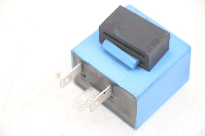 photo de PRZERYWACZ KIERUNKOWSKAZÓW PIAGGIO MEDLEY 125 (2016 - 2023) - Szczegół części