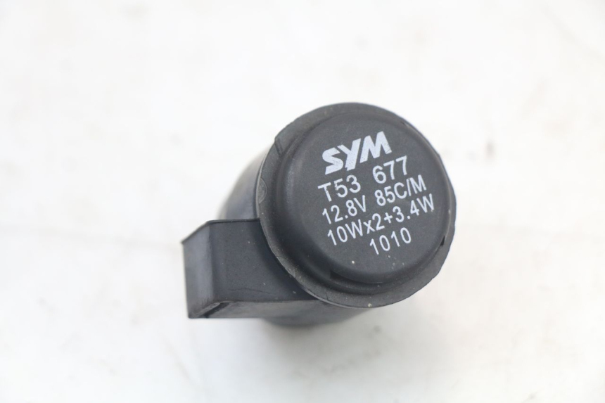 photo de PRZEKAŹNIK KIERUNKOWSKAZU SYM MIO 50 (2011 - 2017) - Inny kąt widzenia