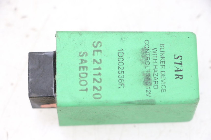 photo de PRZEKAŹNIK KIERUNKOWSKAZU PIAGGIO MP3 HPE 300 (2019 - 2026) - Inny kąt widzenia