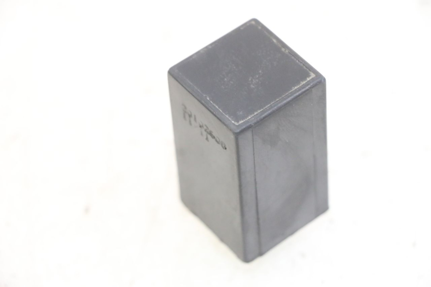 photo de PRZEKAŹNIK KIERUNKOWSKAZU PIAGGIO MP3 LT 300 (2010 - 2016) - Inny kąt widzenia