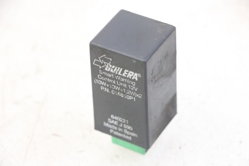 photo de PRZERYWACZ KIERUNKOWSKAZÓW PIAGGIO MP3 LT 400 (2007 - 2012) - Szczegół części