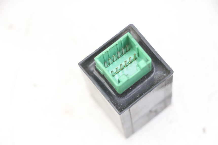 photo de PRZERYWACZ KIERUNKOWSKAZÓW PIAGGIO MP3 LT 400 (2007 - 2012) - Zoom stanu zużycia