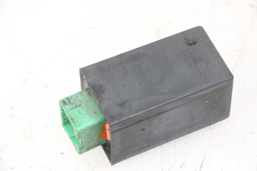 photo de PRZERYWACZ KIERUNKOWSKAZÓW PIAGGIO MP3 LT 300 (2010 - 2016) - Zoom stanu zużycia