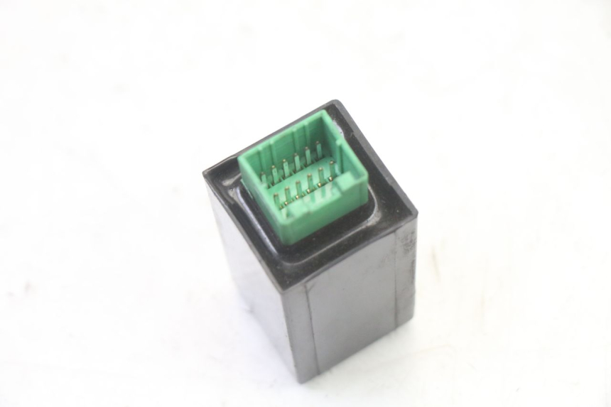 photo de PRZEKAŹNIK KIERUNKOWSKAZU PIAGGIO MP3 500 (2011 - 2015) - Inny kąt widzenia