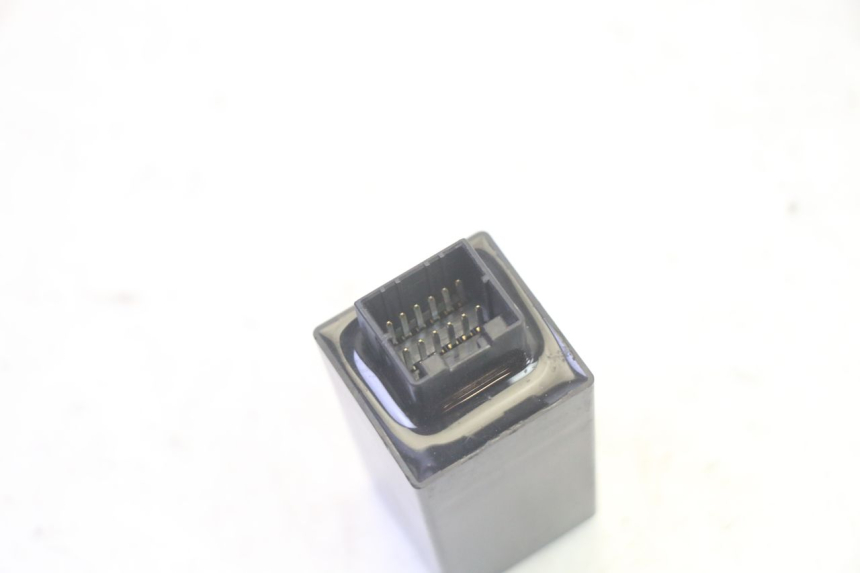 photo de PRZEKAŹNIK KIERUNKOWSKAZU PIAGGIO MP3 500 (2016 - 2018) - Zoom stanu zużycia