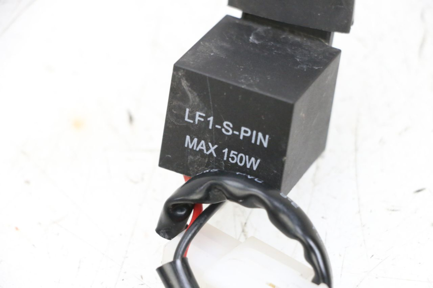 photo de PRZEKAŹNIK KIERUNKOWSKAZU YAMAHA MT-07 MT07 ABS 700 (2018 - 2020) - Zbliżenie techniczne