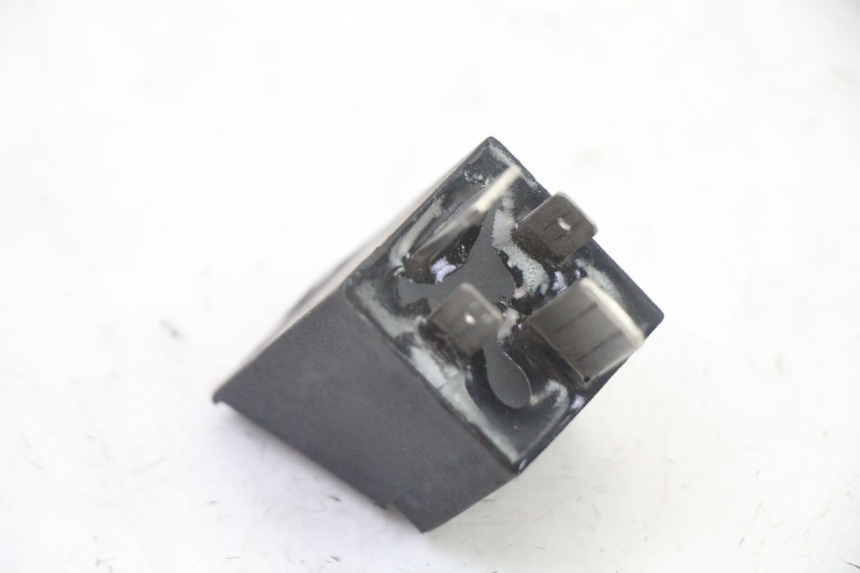 photo de PRZEKAŹNIK KIERUNKOWSKAZU PIAGGIO NEW TYPHOON 50 (2018 - 2021) - Inny kąt widzenia