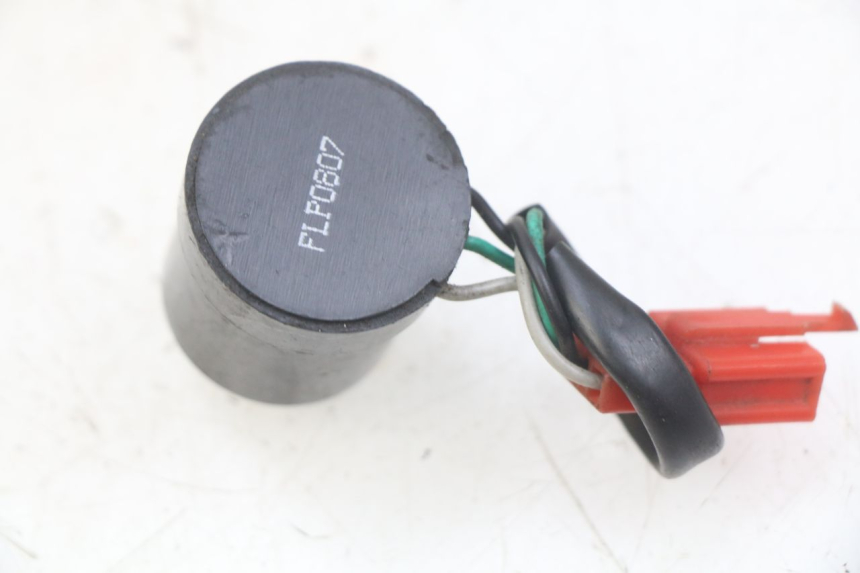 photo de PRZEKAŹNIK KIERUNKOWSKAZU SELECT UP OCTALIS 125 (2007 - 2012) - Szczegół części