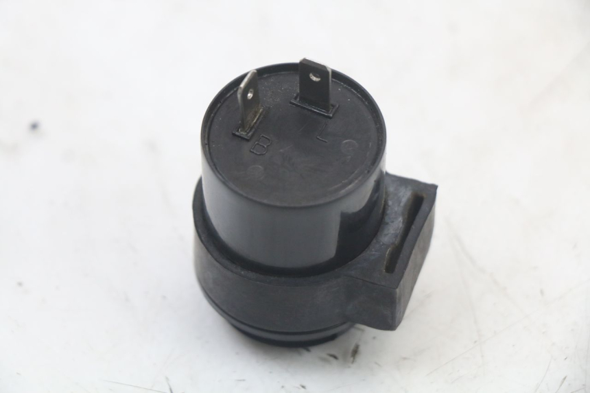 photo de PRZEKAŹNIK KIERUNKOWSKAZU PEUGEOT STREETZONE 4T 50 (2018 - 2023) - Inny kąt widzenia