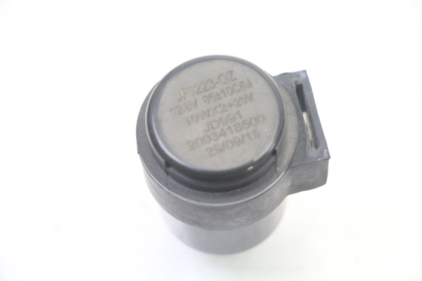 photo de PRZEKAŹNIK KIERUNKOWSKAZU PEUGEOT STREETZONE I 2T 50 (2018 - 2020) - Inny kąt widzenia