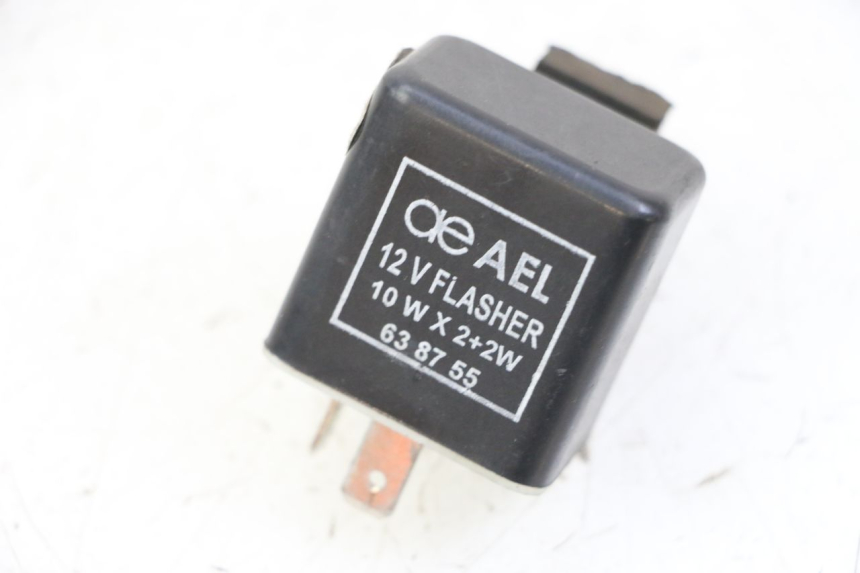 photo de PRZERYWACZ KIERUNKOWSKAZÓW PIAGGIO ZIP 4T 50 (2018 - 2020) - Widok główny