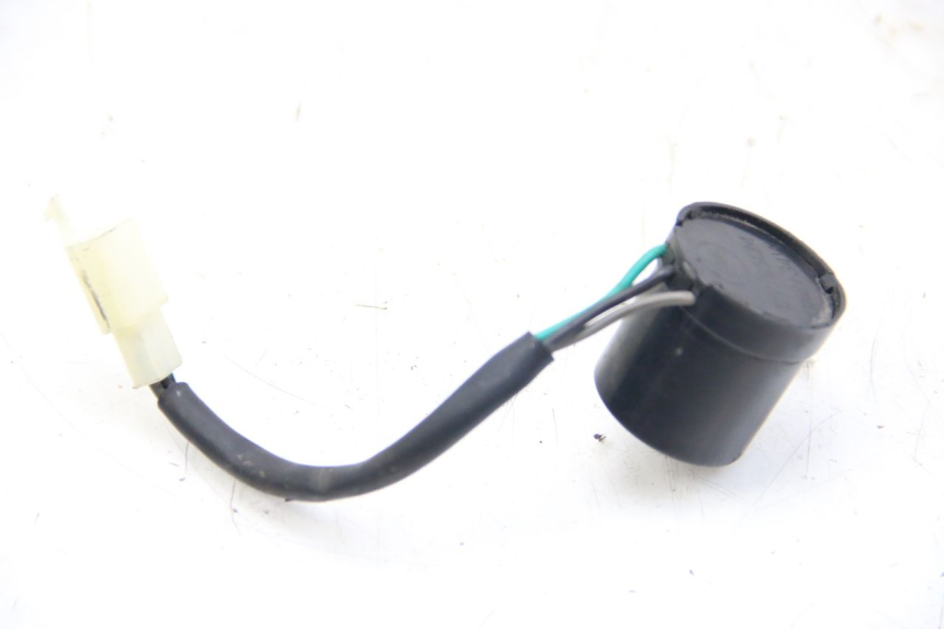 photo de PRZERYWACZ KIERUNKOWSKAZÓW JM MOTORS SANTANA 50 (2014 - 2023) - Szczegół części