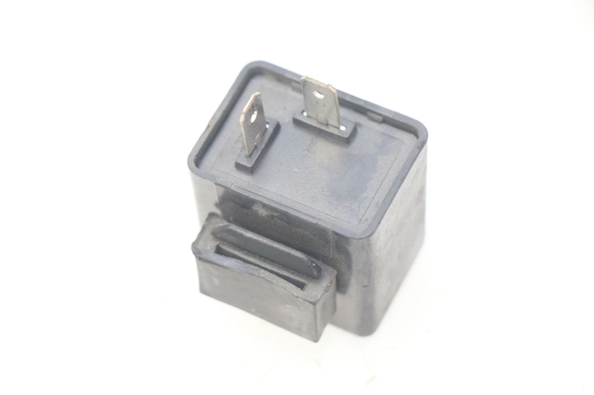 photo de PRZERYWACZ KIERUNKOWSKAZÓW YAMAHA SLIDER NAKED 50 (2004 - 2018) - Szczegół części