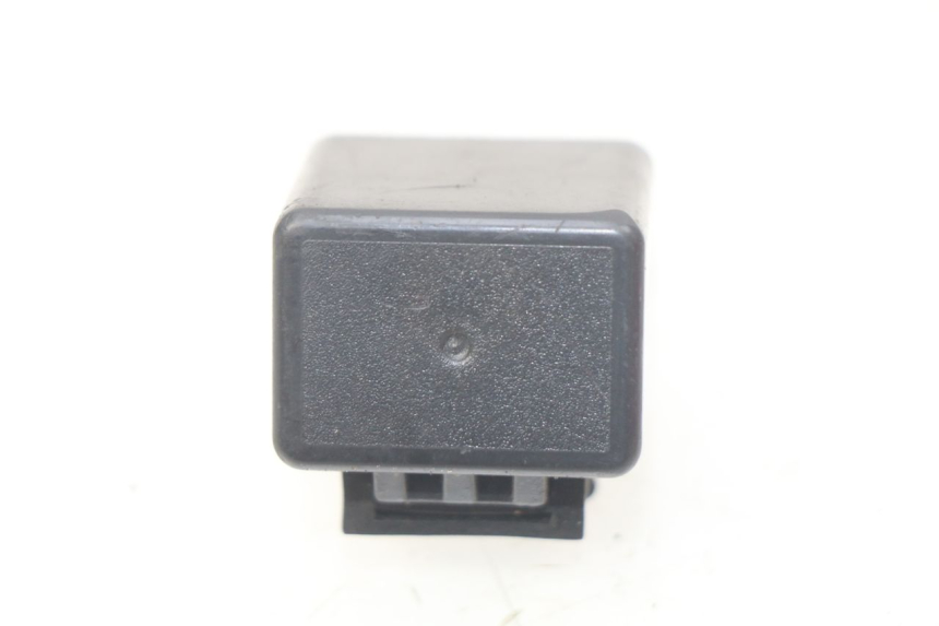 photo de PRZERYWACZ KIERUNKOWSKAZÓW YAMAHA SLIDER NAKED 50 (2004 - 2018) - Inny kąt widzenia