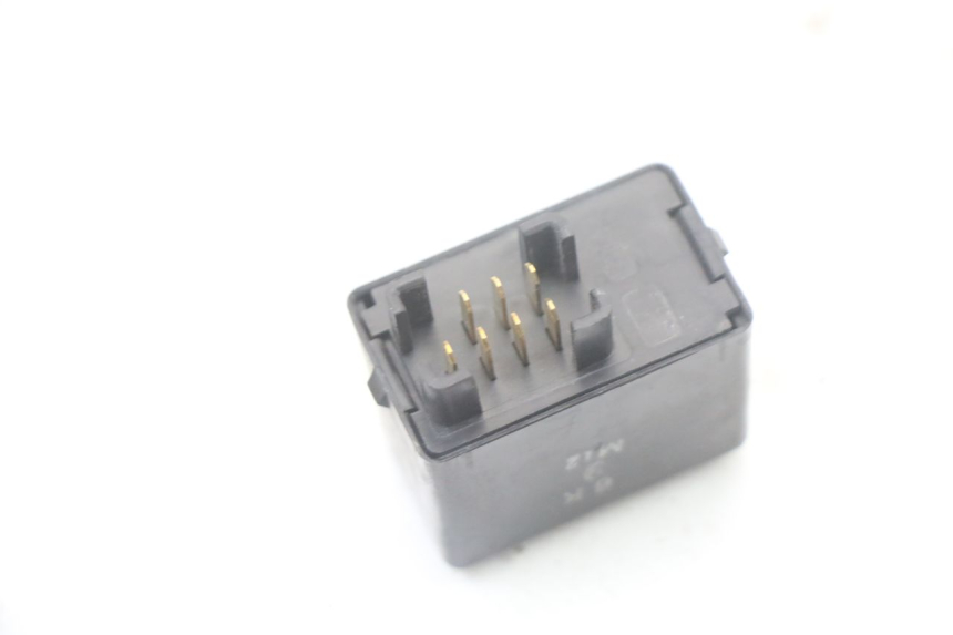 photo de PRZEKAŹNIK KIERUNKOWSKAZU SUZUKI GSX F GSXF 650 (2007 - 2015) - Zbliżenie techniczne