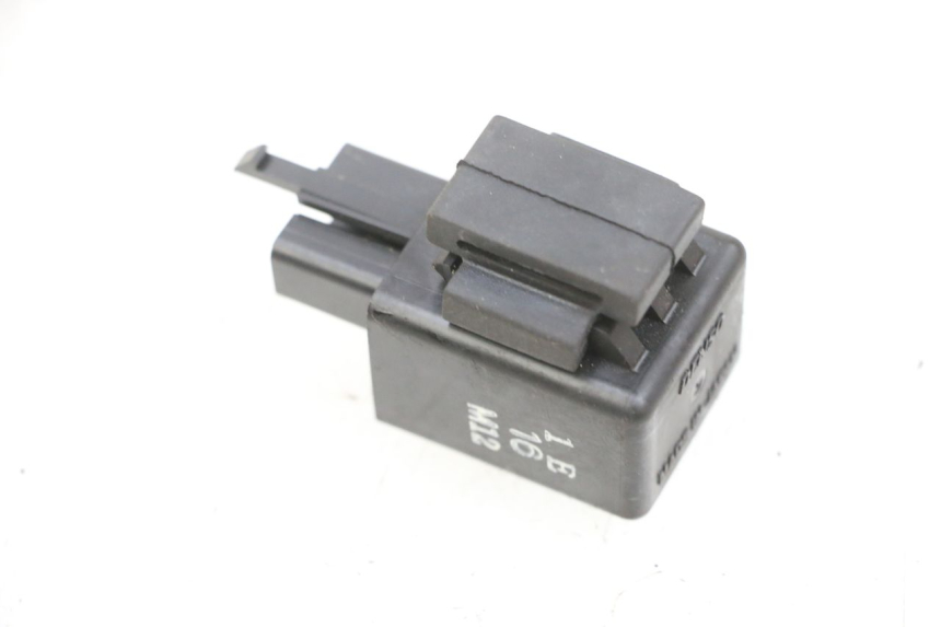 photo de PRZERYWACZ KIERUNKOWSKAZÓW YAMAHA TRICITY 300 (2020 - 2024) - Zoom stanu zużycia