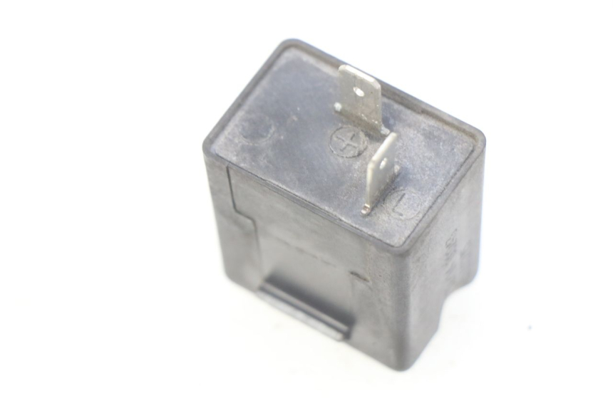 photo de PRZERYWACZ KIERUNKOWSKAZÓW PIAGGIO VESPA PRIMAVERA 2T 50 (2013 - 2018) - Szczegół części