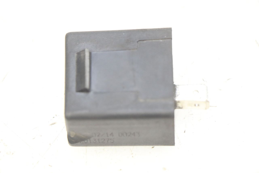 photo de PRZERYWACZ KIERUNKOWSKAZÓW PIAGGIO VESPA PRIMAVERA 2T 50 (2013 - 2018) - Zoom stanu zużycia