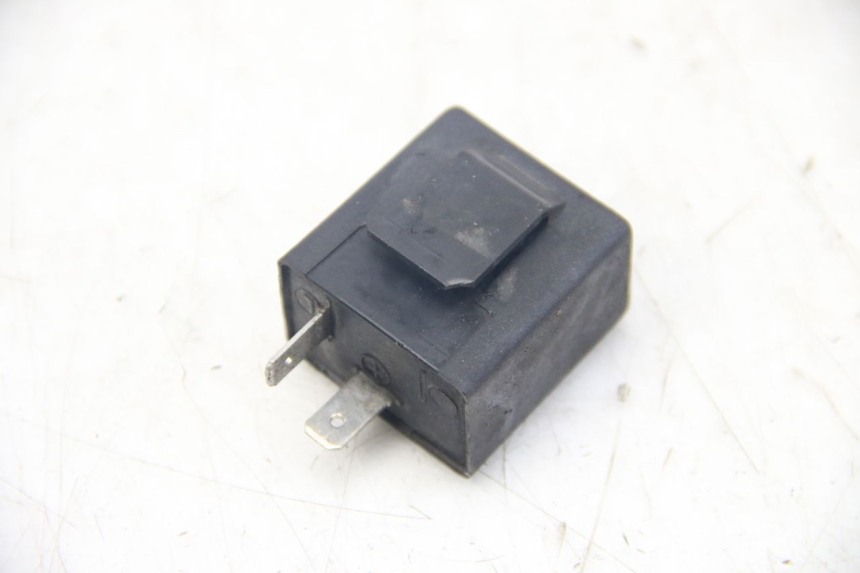 photo de PRZEKAŹNIK KIERUNKOWSKAZU PIAGGIO VESPA SPRINT 2T 50 (2014 - 2018) - Zoom stanu zużycia