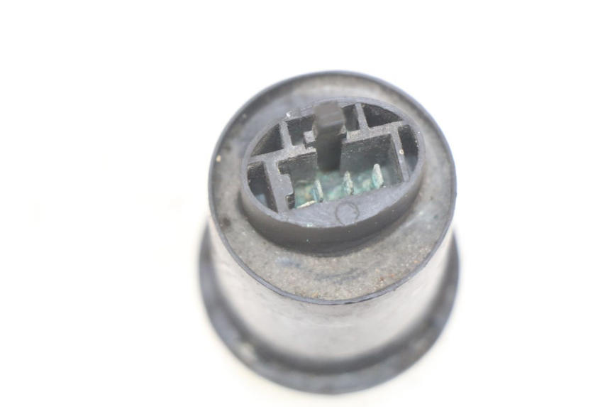 photo de PRZERYWACZ KIERUNKOWSKAZÓW KYMCO VITALITY 2T 50 (2004 - 2010) - Zoom stanu zużycia