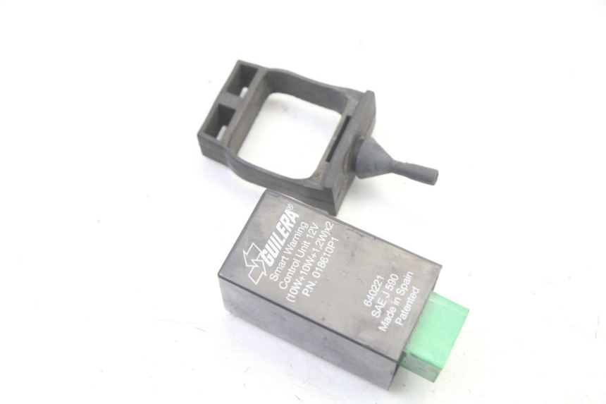 photo de PRZERYWACZ KIERUNKOWSKAZÓW PIAGGIO XEVO - X EVO 125 (2007 - 2017) - Widok główny