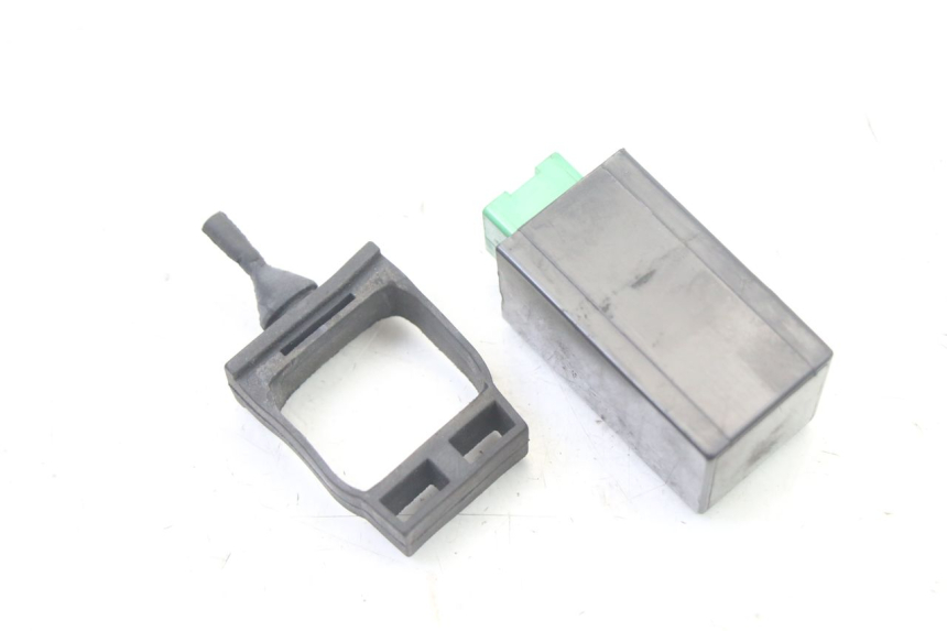 photo de PRZERYWACZ KIERUNKOWSKAZÓW PIAGGIO XEVO - X EVO 125 (2007 - 2017) - Zoom stanu zużycia