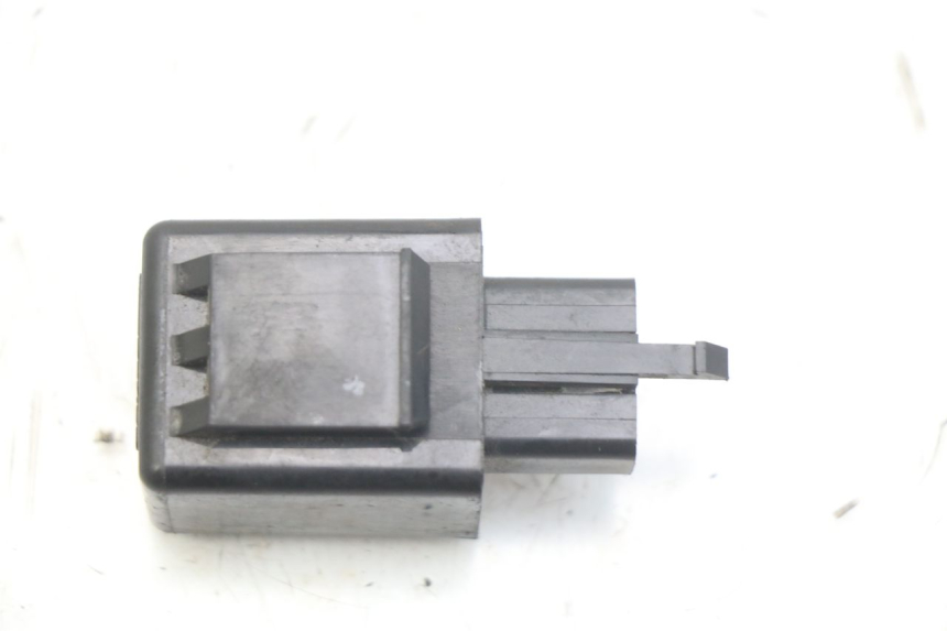 photo de PRZERYWACZ KIERUNKOWSKAZÓW YAMAHA XP T-MAX TMAX 500 (2004 - 2007) - Zoom stanu zużycia