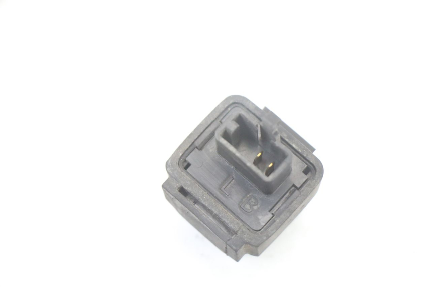 photo de PRZEKAŹNIK KIERUNKOWSKAZU YAMAHA FZS FAZER 600 (2001 - 2003) - Szczegół części