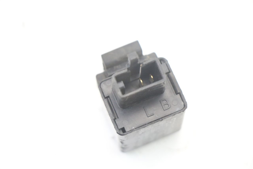 photo de PRZERYWACZ KIERUNKOWSKAZÓW YAMAHA X-MAX XMAX ABS 250 (2010 - 2014) - Zoom stanu zużycia