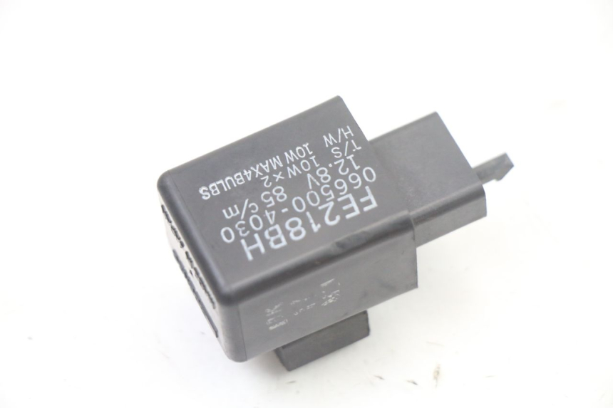 photo de PRZEKAŹNIK KIERUNKOWSKAZU YAMAHA XJ6 600 (2008 - 2016) - Szczegół części