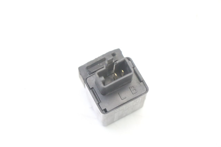 photo de PRZEKAŹNIK KIERUNKOWSKAZU YAMAHA XJ6 600 (2008 - 2016) - Inny kąt widzenia