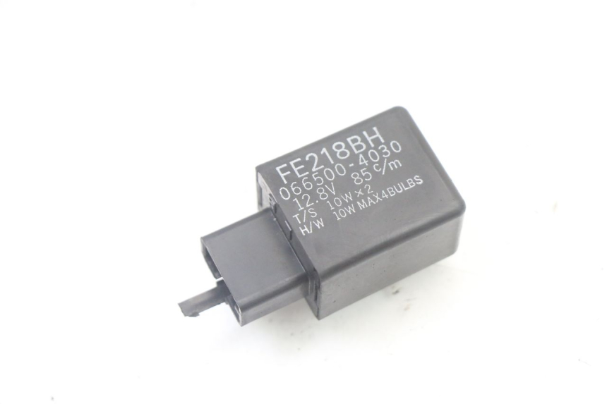 photo de PRZERYWACZ KIERUNKOWSKAZÓW YAMAHA YP X-MAX XMAX 400 (2014 - 2017) - Widok główny