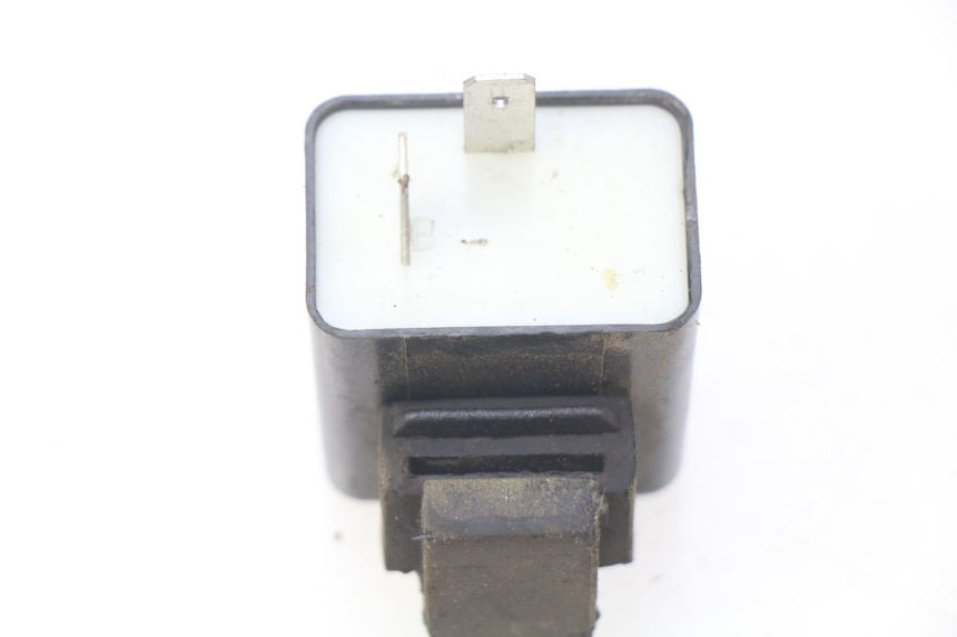 photo de PRZERYWACZ KIERUNKOWSKAZÓW PIAGGIO ZIP 4T 50 (2018 - 2020) - Zoom stanu zużycia