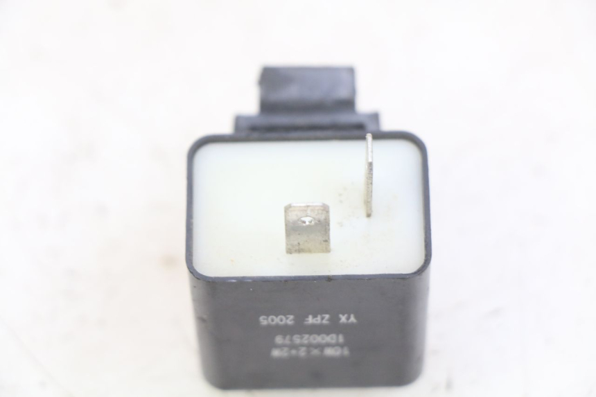 photo de PRZERYWACZ KIERUNKOWSKAZÓW PIAGGIO ZIP 4T 50 (2018 - 2020) - Zoom stanu zużycia